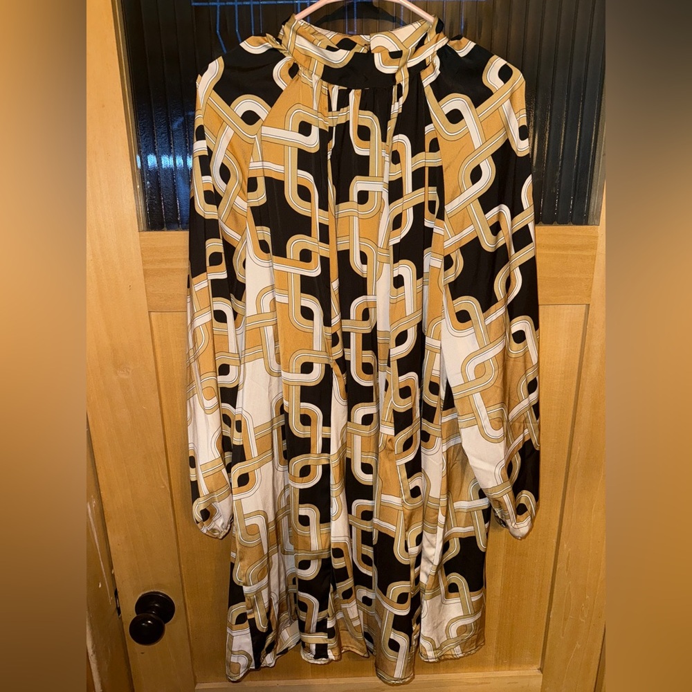 Elegant Long Sleeve Chain Pattern Dress